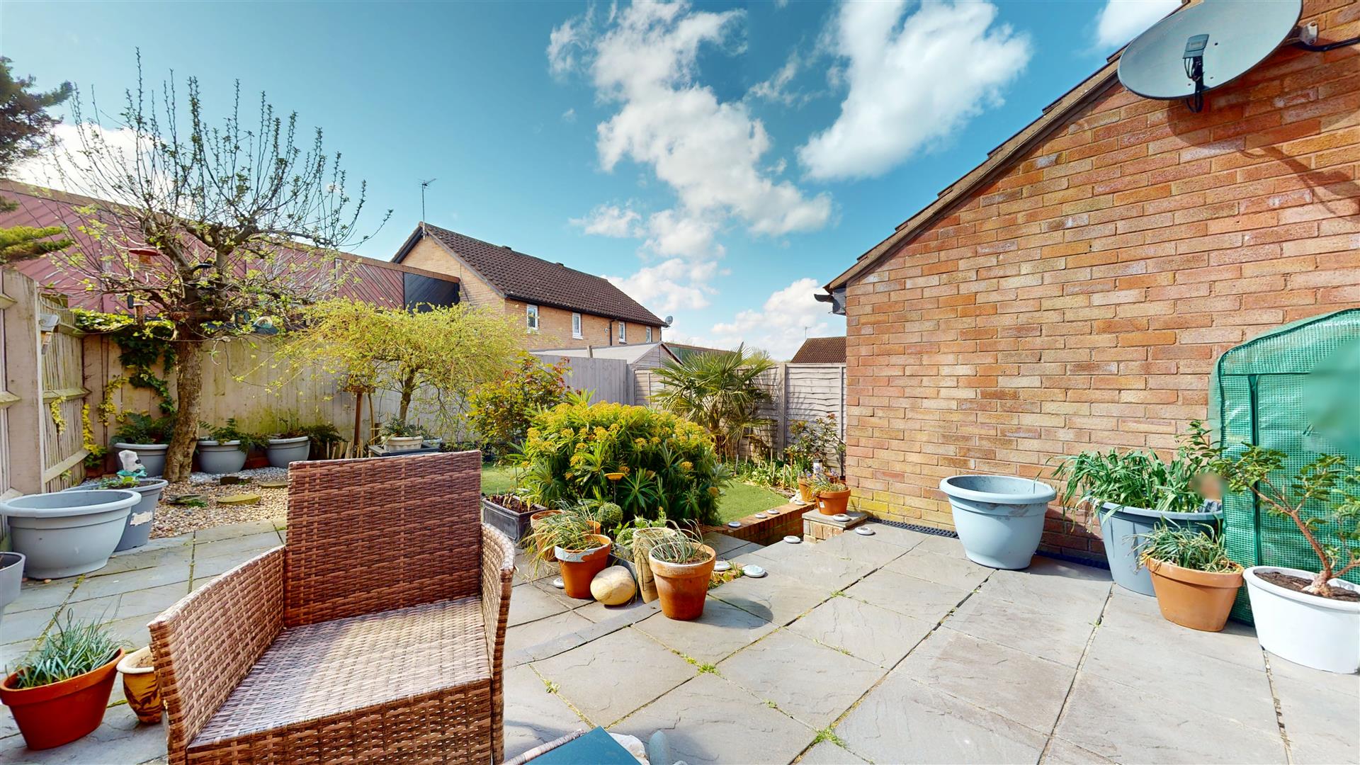 2 bed property in Bingham Close, Milton Keynes